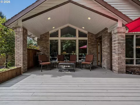 Exterior - 25858 E Bright Ave, Welches, OR 97067 photo 4 of 11