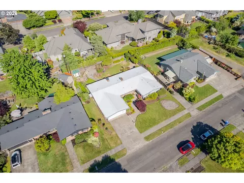 View/Area - 2872 Sarah Ln, Eugene, OR 97408 photo 4 of 8