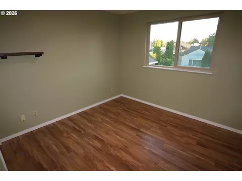 Bedroom - 1419 T St, Springfield, OR 97477 photo 4 of 6