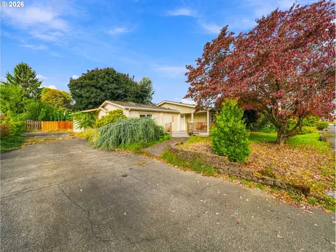 Exterior - 1193 N Juniper St, Canby, OR 97013 photo 5 of 7