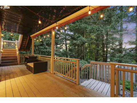 Exterior - 1960 Alpine Dr, West Linn, OR 97068 photo 5 of 9