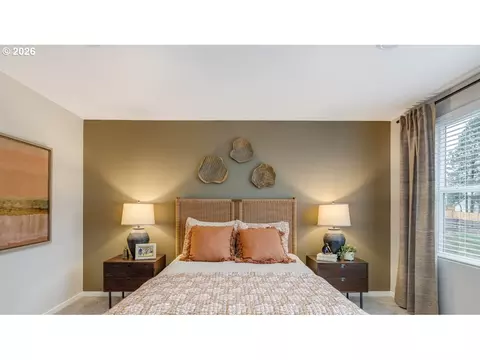 Bedroom - 6012 SE 15th St, Gresham, OR 97080 photo 3 of 5