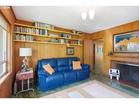 Living - 60 W 22nd Ave, Eugene, OR 97405 photo 3 of 4