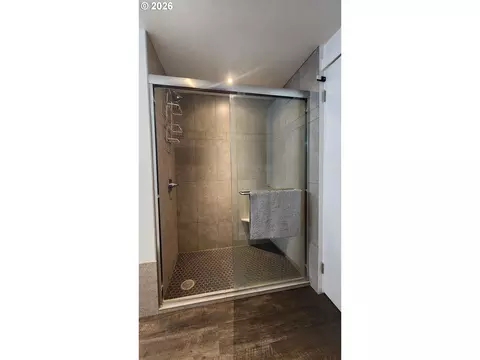 Bath - 60 W 22nd Ave, Eugene, OR 97405 photo 5 of 5
