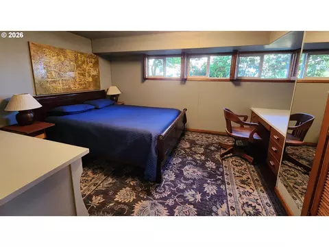 Bedroom - 60 W 22nd Ave, Eugene, OR 97405 photo 9 of 9