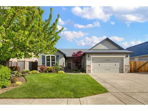 1078 SW Coral St, Junction City, OR 97448