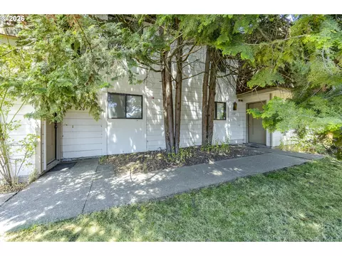 Exterior - 2209 Cal Young Rd, Eugene, OR 97401 photo 4 of 6