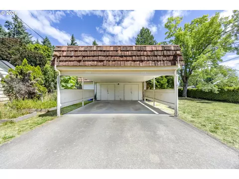 Exterior - 2209 Cal Young Rd, Eugene, OR 97401 photo 6 of 6