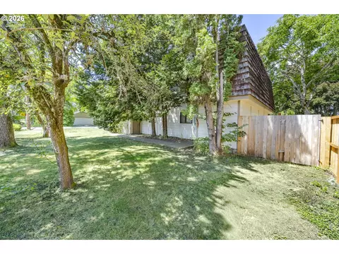 Exterior - 2209 Cal Young Rd, Eugene, OR 97401 photo 2 of 6