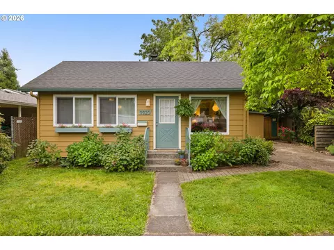 9920 SEllis St, Portland, OR 97266