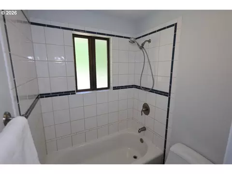 1185 NE 27th St, Gresham, OR 97030 photo 15