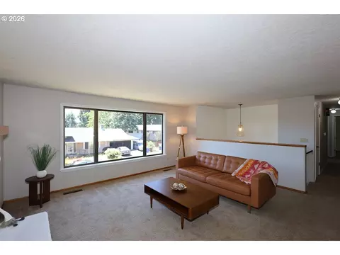 1185 NE 27th St, Gresham, OR 97030 photo 4