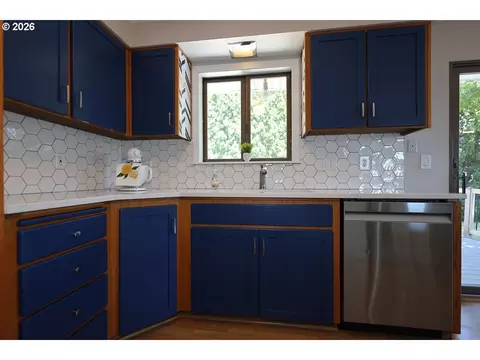 1185 NE 27th St, Gresham, OR 97030 photo 12