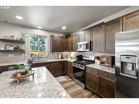 4994 Cedar View Dr, Springfield, OR 97478 photo 6