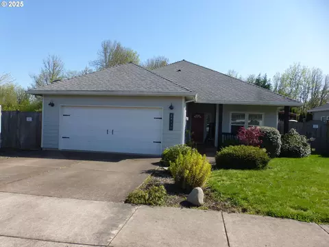 25130 Corky Ln, Veneta, OR 97487