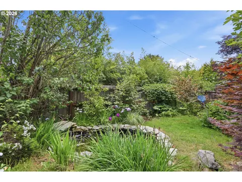 Exterior - 3987 Andover St, Eugene, OR 97404 photo 12 of 13
