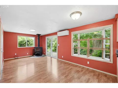 Living - 3987 Andover St, Eugene, OR 97404 photo 6 of 7