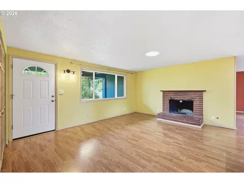Living - 3987 Andover St, Eugene, OR 97404 photo 3 of 7
