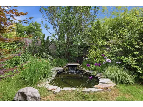 Exterior - 3987 Andover St, Eugene, OR 97404 photo 10 of 13