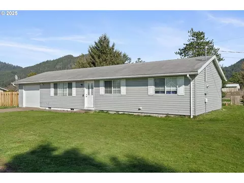 155 Vista Dr, Tillamook, OR 97141