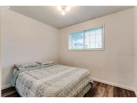 Bedroom - 4205 Daisy St, Springfield, OR 97478 photo 6 of 7