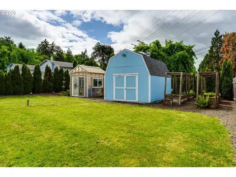 Exterior - 4205 Daisy St, Springfield, OR 97478 photo 6 of 7