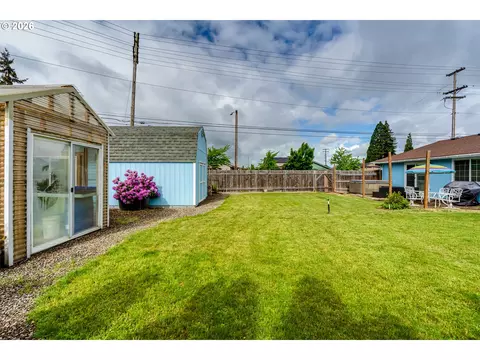 Exterior - 4205 Daisy St, Springfield, OR 97478 photo 5 of 7