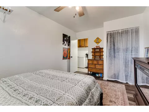 Bedroom - 4205 Daisy St, Springfield, OR 97478 photo 3 of 7