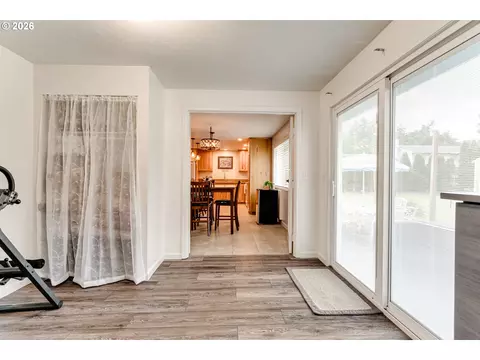 Entry Way - 4205 Daisy St, Springfield, OR 97478 photo 1 of 1