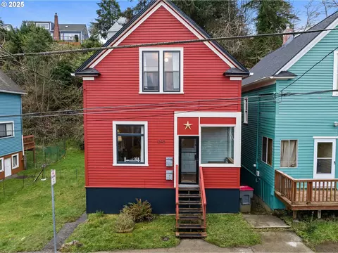 1243 Grand Ave, Astoria, OR 97103