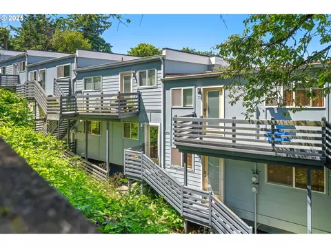 1300 NE 68th Ave #4, Portland, OR 97213