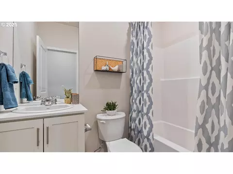 Bath - 3512 SW Battaglia Ave, Gresham, OR 97080 photo 1 of 6