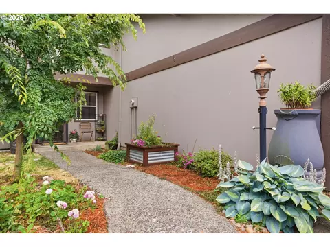 2379 SE 112th Ave, Portland, OR 97216