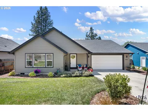 443 N Hyland Ln, Lowell, OR 97452