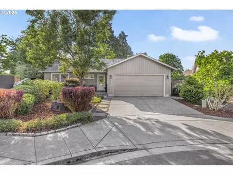 1338 Manzana St, Eugene, OR 97404