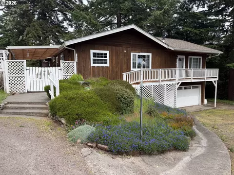 1372 Hampton Rd, Brookings, OR 97415