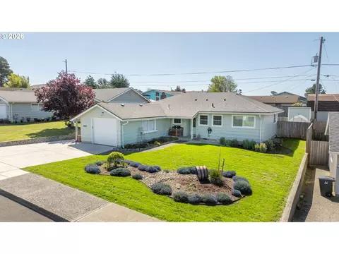 1860 Grant St, North Bend, OR 97459