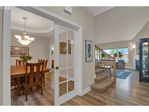 Entry Way - 190 Naismith Blvd, Eugene, OR 97404 photo 2 of 3
