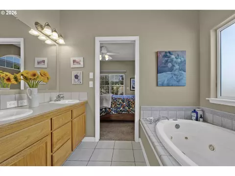 Bath - 190 Naismith Blvd, Eugene, OR 97404 photo 1 of 4