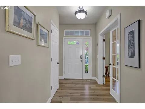 Entry Way - 190 Naismith Blvd, Eugene, OR 97404 photo 1 of 3