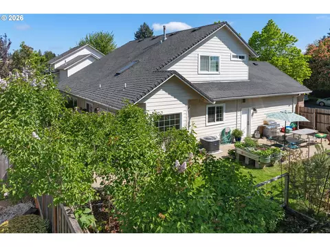 Exterior - 190 Naismith Blvd, Eugene, OR 97404 photo 10 of 10