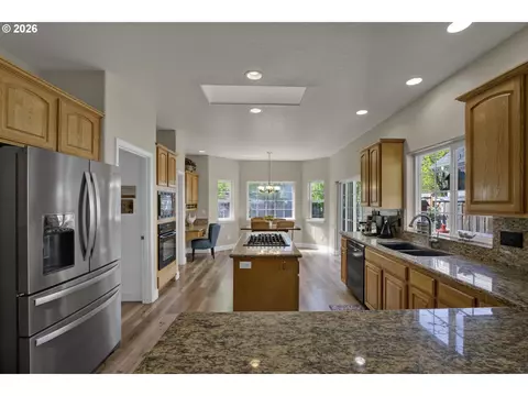 Kitchen - 190 Naismith Blvd, Eugene, OR 97404 photo 1 of 5