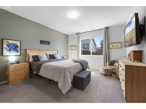 Bedroom - 6140 SE 23rd St, Gresham, OR 97080 photo 2 of 2
