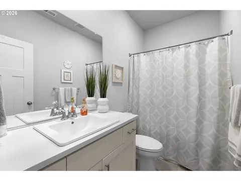 Bath - 6140 SE 23rd St, Gresham, OR 97080 photo 1 of 3