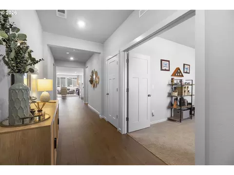 Entry Way - 6140 SE 23rd St, Gresham, OR 97080 photo 1 of 1