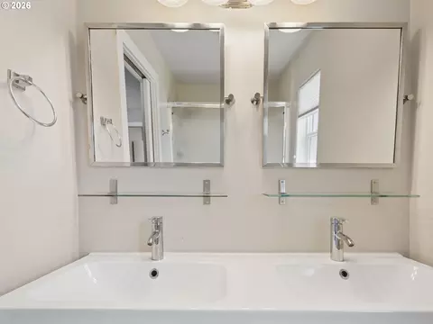 Bath - 644 SE Myrtlewood Pl, Gresham, OR 97080 photo 3 of 6