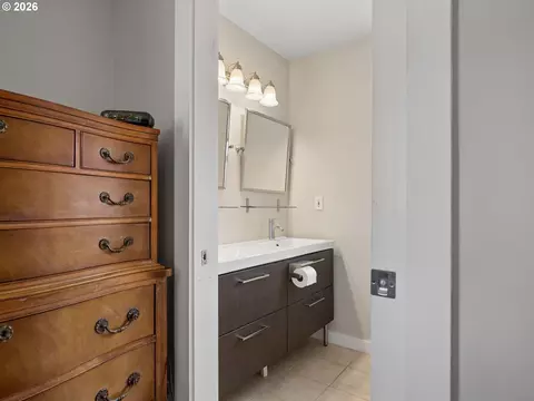 Bath - 644 SE Myrtlewood Pl, Gresham, OR 97080 photo 2 of 6