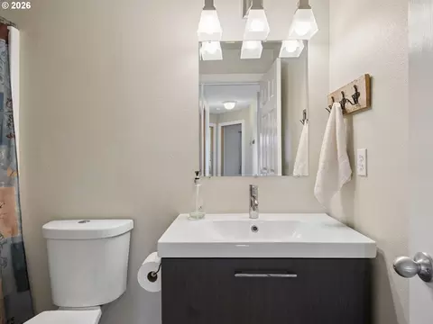 Bath - 644 SE Myrtlewood Pl, Gresham, OR 97080 photo 5 of 6