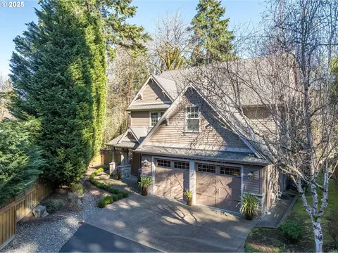 18866 Old River Dr, West Linn, OR 97068