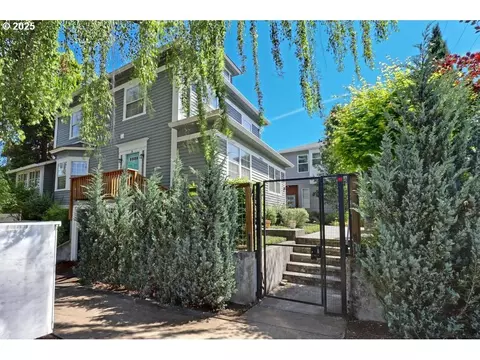 2805 SE Hawthorne Blvd #B, Portland, OR 97214